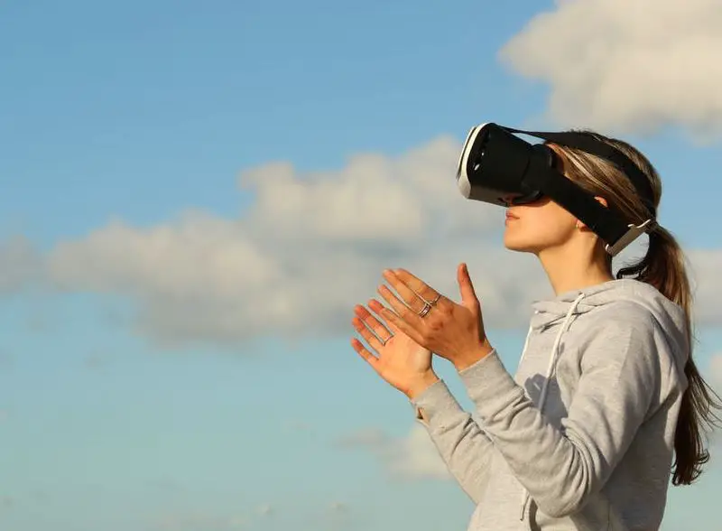 Virtual Reality Will Shape the Education Industry